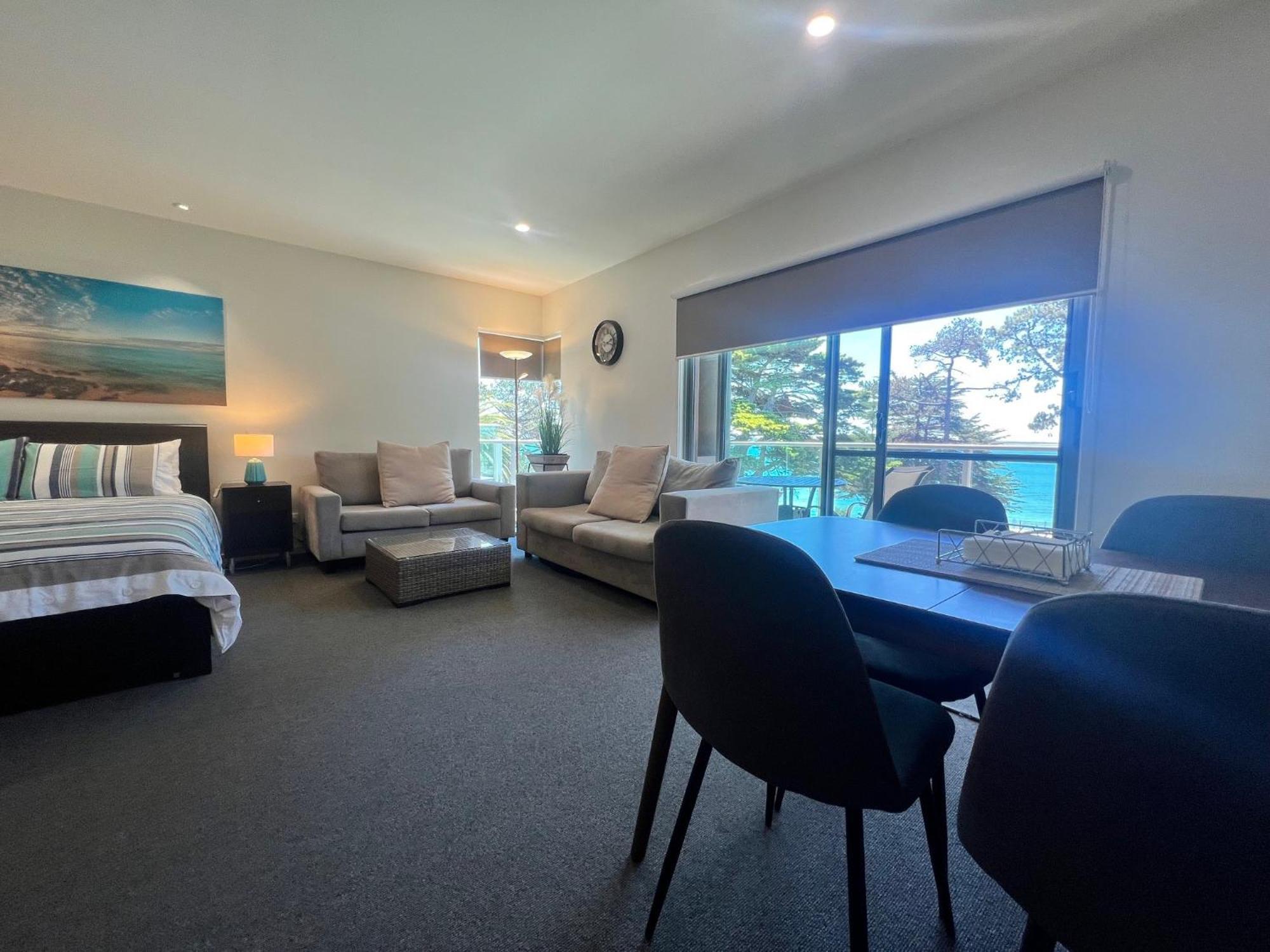 Phillip Island Holiday Apartments Cowes Exterior photo